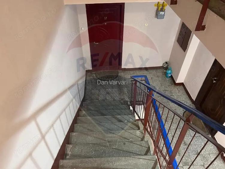 Apartament 3 camere in zona Central (zona OMV) Salonta Apartament 3 camere in zona Central (zona OMV) Salonta