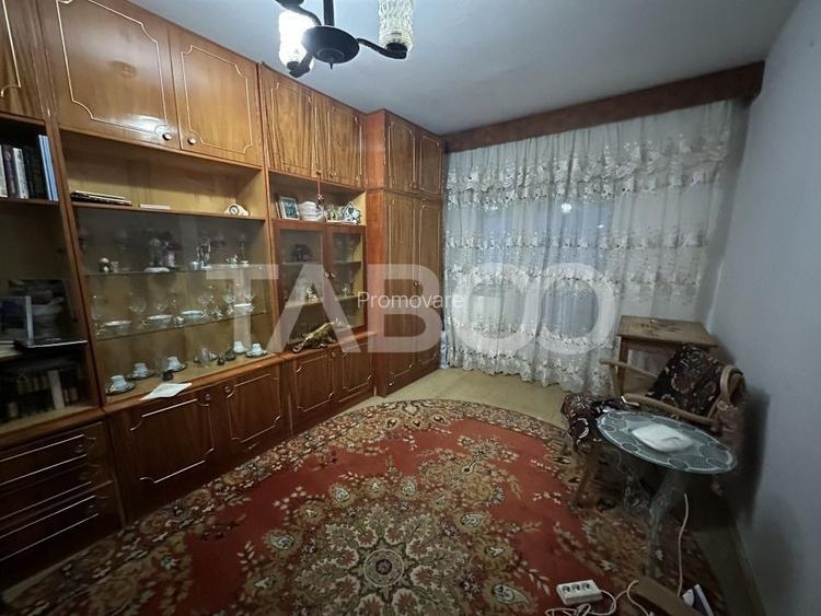 Apartament 2 camere + 2 balcoane zona Castanului 48 mp + 8 mp balcoane Apartament 2 camere + 2 balcoane zona Castanului 48 mp + 8 mp balcoane