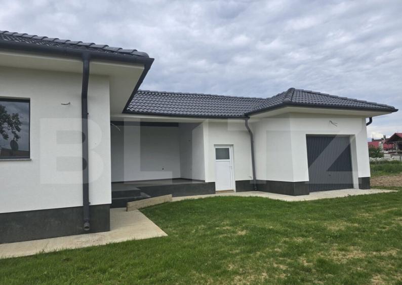 Casa 2 camere, 120 mp -7.8 ari teren . Lazuri - 1