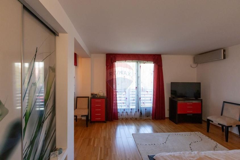 Vilă cu 7 camere de vânzare în zona Centrală Orașul  BUHUȘI - 28