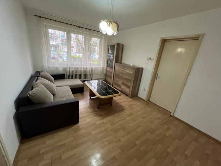 INCHIRIEZ apartament 2 camere semidecomandat,zona Centrala - 5