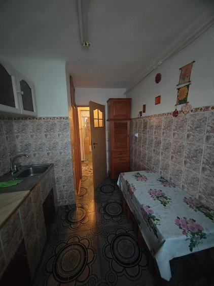 Apartament 3 camere, decomandat - 1