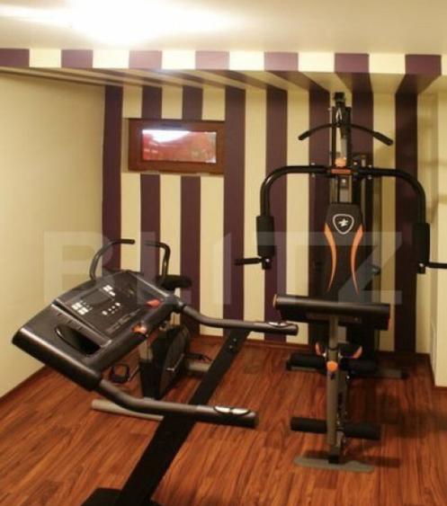 Oferta unica: pensiune ?i teren generos de 16000 mp in - 11