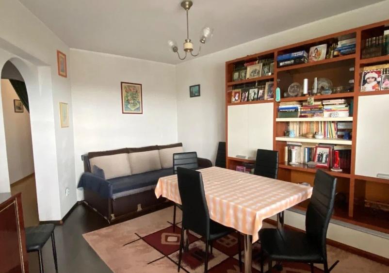 Apartament cu 4 camere in Micro 39 - 1