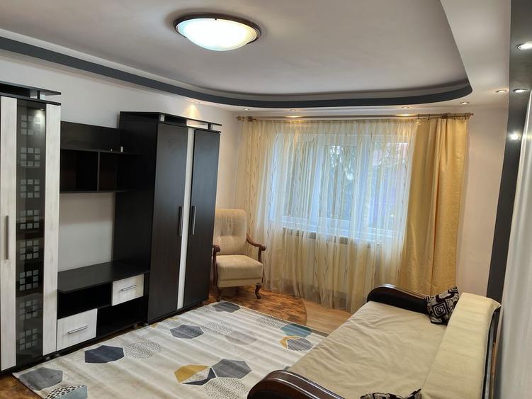 Inchiriez apartament 2 camere - 4