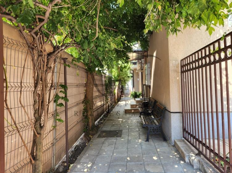 Vila 8 camere 3 bucatarii 3 bai 1 terasa 281 mp Barbu Vacarescu Stefan cel Mare - 28