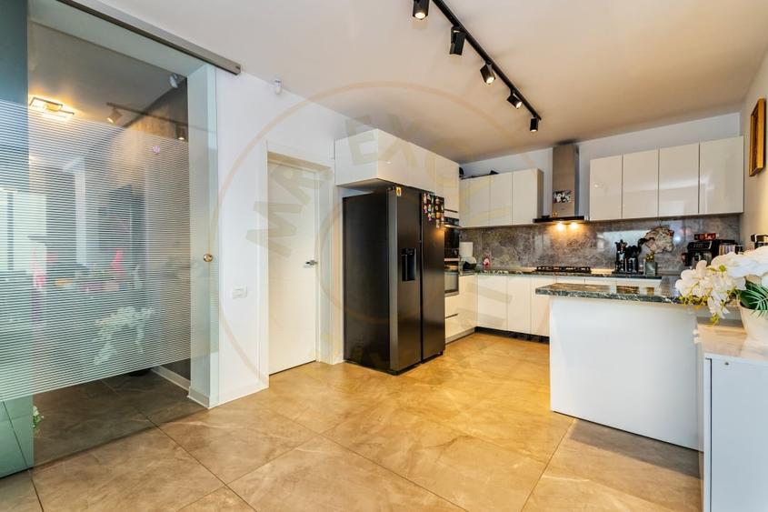 Vila moderna Mioveni | teren 1231 mp | terase, foisor si garaj - 11