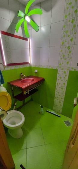 3 camere decomandate, 2 grupuri sanitare - 3