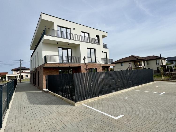 Apartament cu 3 camere decomandat în Dâmbovița