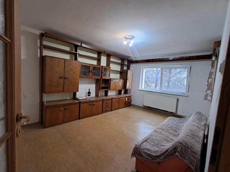  Vand apartament 2 camere in zona Unirii Sud, Buzau  - 1