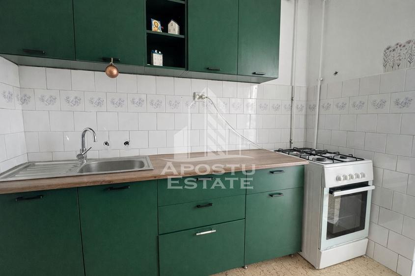 Apartament cu 2 camere decomandat în Girocului