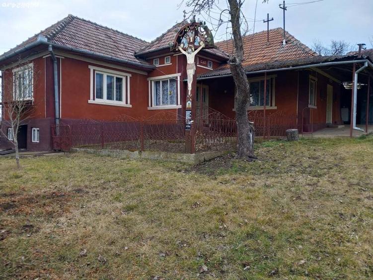 Vand casa loc. Geaca, jud. Cluj cu vedere spre lac. - 1