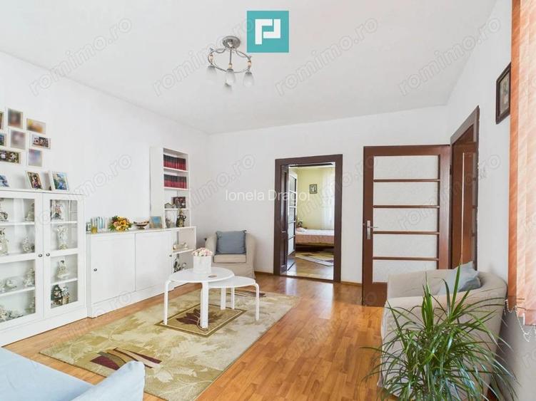 Casa cu 4 camere, curte ?i atelier mecanic - Sebe? Casa cu 4 camere, curte ?i atelier mecanic - Sebe?