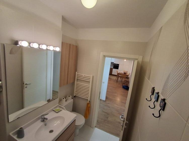 PROPRIETAR Apartament renovat, 3 camere| 2 băi | balcon mare | loc parcare | - 5