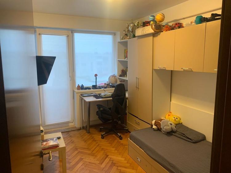 Apartament cu 3 camere în zona, mobilat si utilat -  Piata Centrala - 13