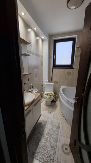 COPOU-ap. 2 camere,50 mp, decomandat,mobilat si utilat,et.1/3,LIBER,BOXA! - 2