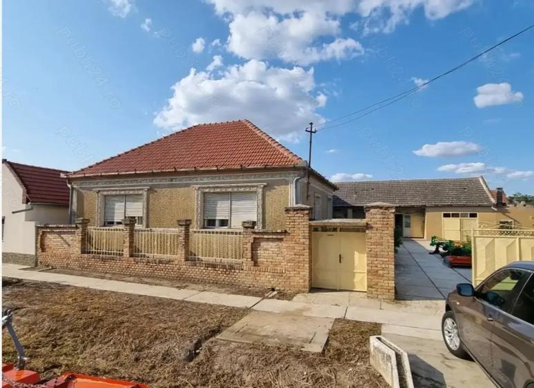 Casa cu 4 camere ?i teren 3217 mp.in Simand - Arad - 5