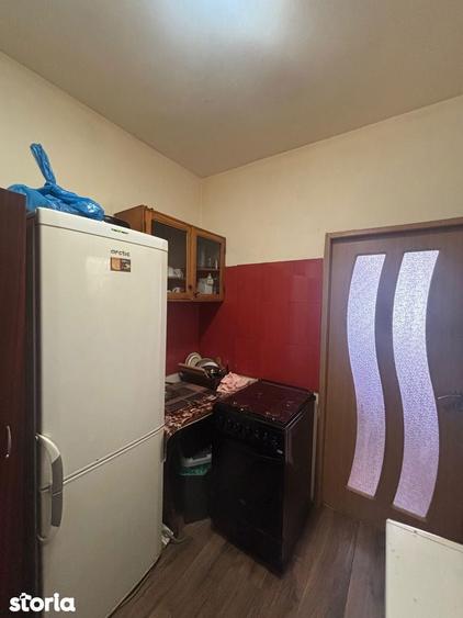 DGM Imobiliare: Camera camin str. Spaniei-Nanterre, et. 1/4 - 2