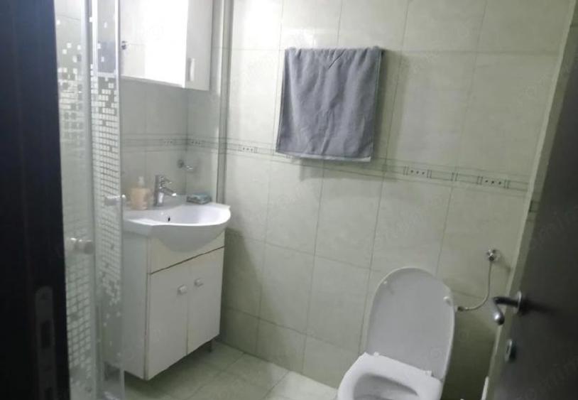 Inchiriez garsoniera in sector 4, zona Berceni - 3