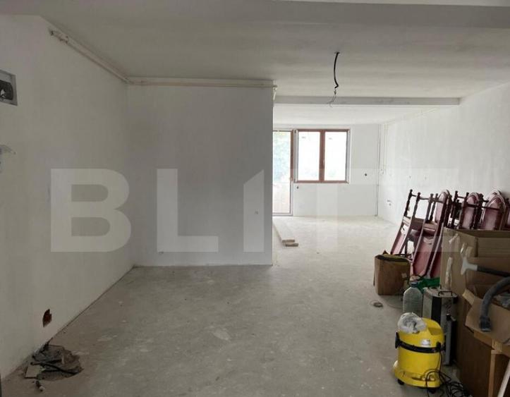 Apartament de 3 camere, 2 balcoane, 93 mp, etaj 1 - 8