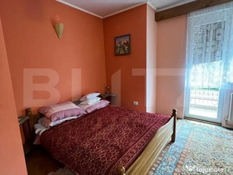 Casa 274 mp, teren 443 mp, zona centru LIVADA, pretabila si - 2