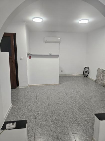 Spatiu de ichiriat - 4