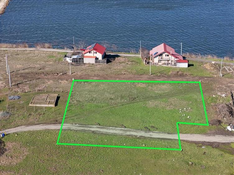 Teren Intravilan 2380 mp Langa Lac, Corbu - 4