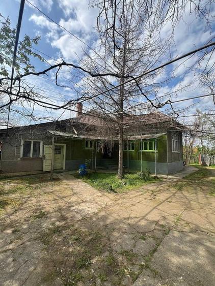 Casă cu 4 camere în Central