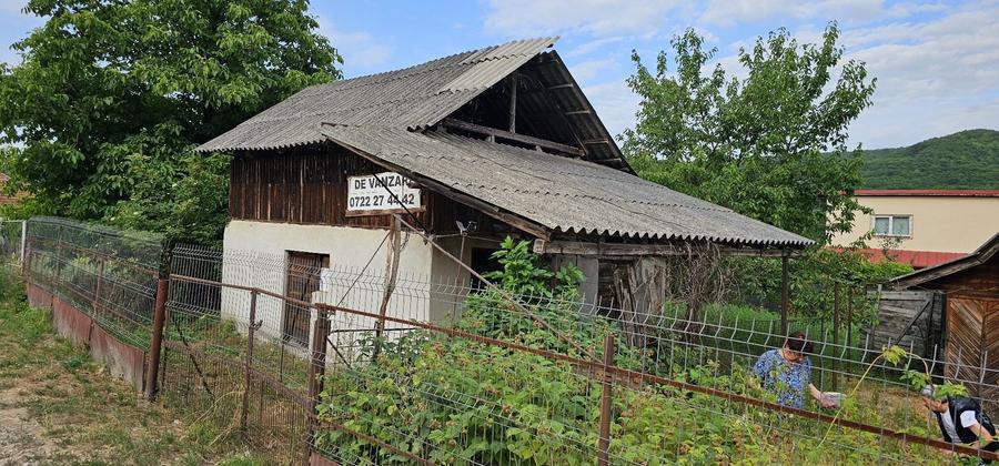 Casă cu 4 camere în Exterior Vest