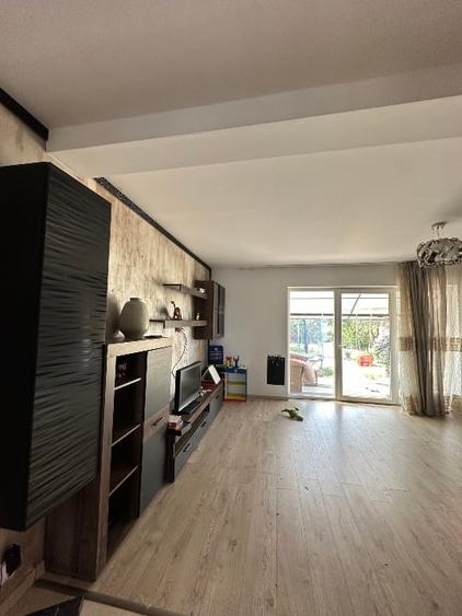 Casa situată în spatele primăriei aproape de centru - 2