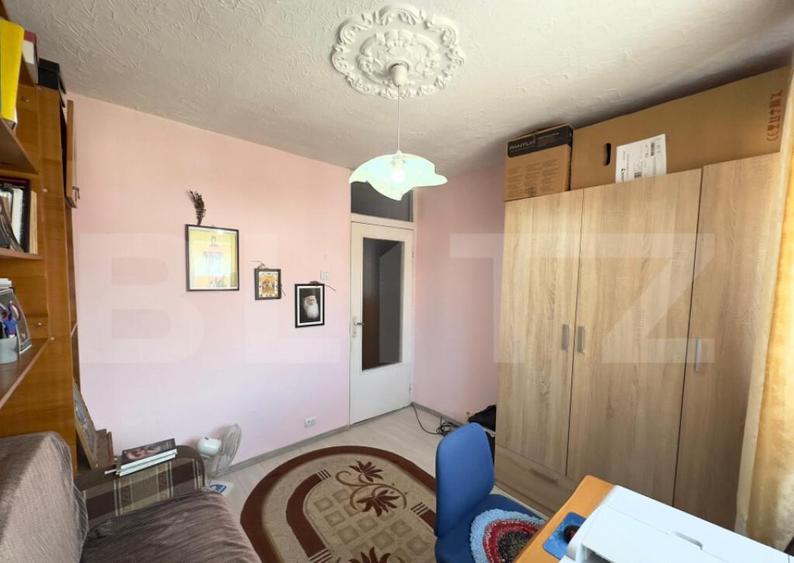 Apartament de vanzare cu 3 camere 66 mp, 2 balcoane zon - 4