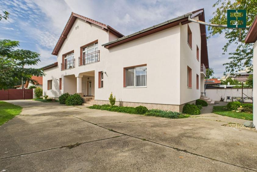 Casă tip Duplex cu 8 camere și 1080 mp teren  - Zona Bujac - Arad - 1