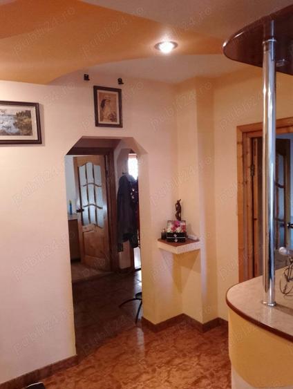 Inchiriez apartament trei camere decomandat, Bd 1Decembrie 1918,et.4 7 - 5