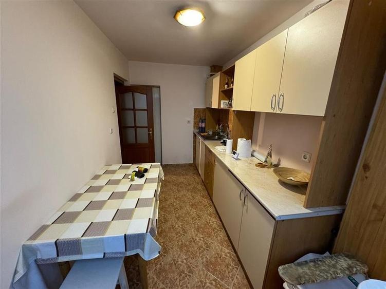 Apartament 3 camere, etaj 5, zona ultracentrala - mobilat - utilat - 4