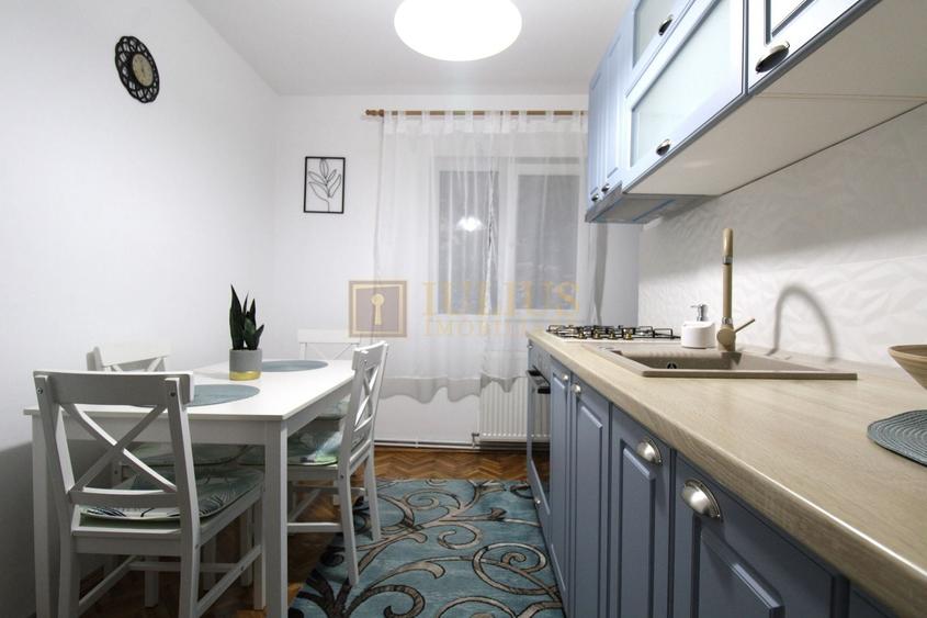 Apartament cu 3 camere decomandat în Soarelui