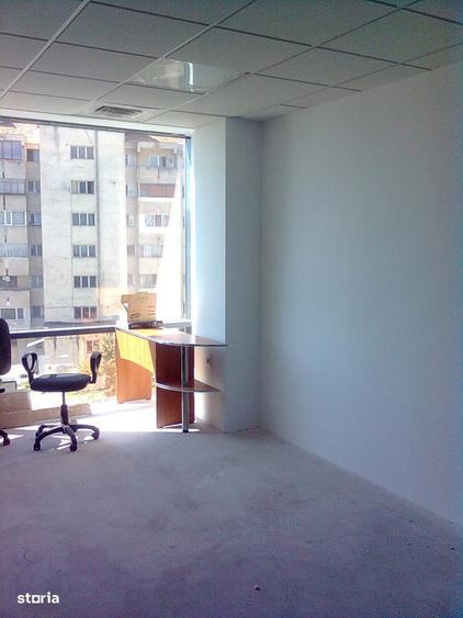 Spa?iu ultracentral de birouri de inchiriat - 1