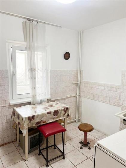 Apartament cu 3 camere decomandat în Decebal