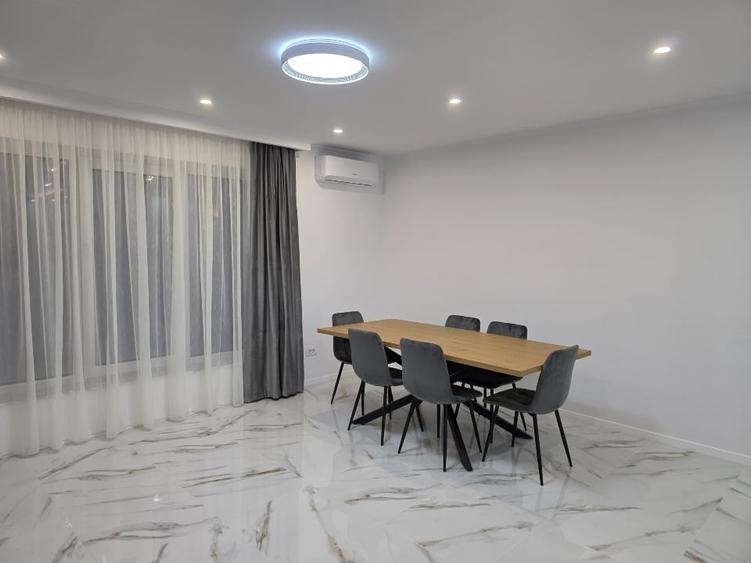 Apartament cu 2 camere decomandat, mobilat în Central