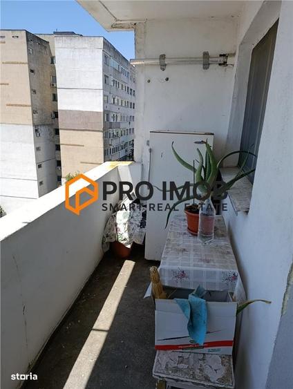 Apartament cu 3 camere decomandat în Micro 5