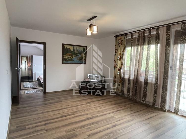 Casă cu 5 camere cu Teren 612 Mp în Urseni