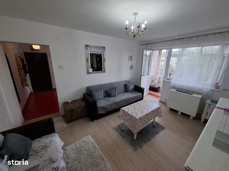 Apartament cu 3 camere în Brătianu