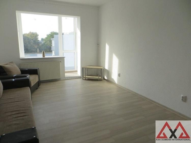 Apartament cu 3 camere decomandat în Dristor