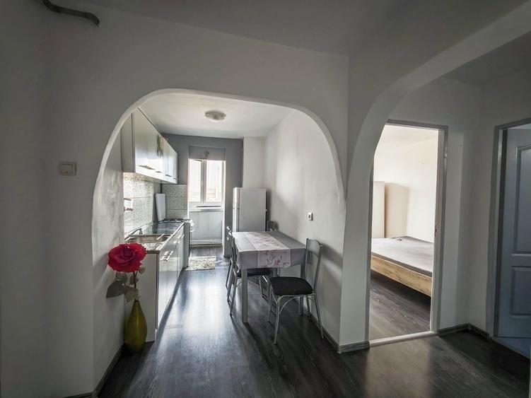 Apartament cu 2 camere decomandat în Cetății
