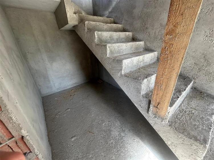 Casă individuală cu 4 camere cu Teren 500 Mp în Moara
