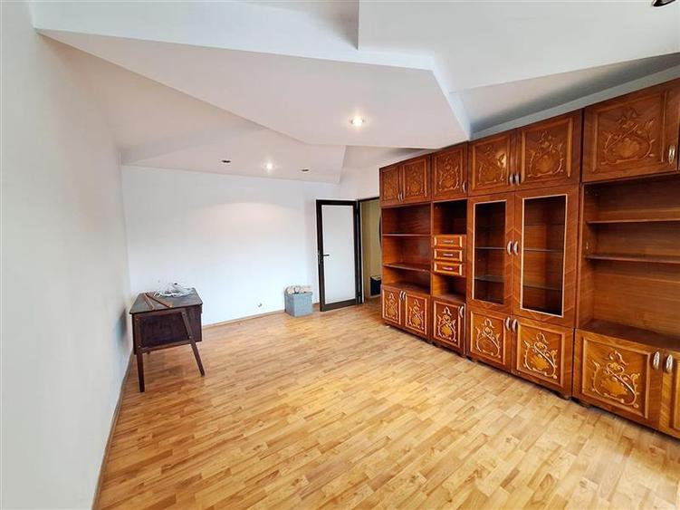 Apartament cu 2 camere decomandat în Energiei