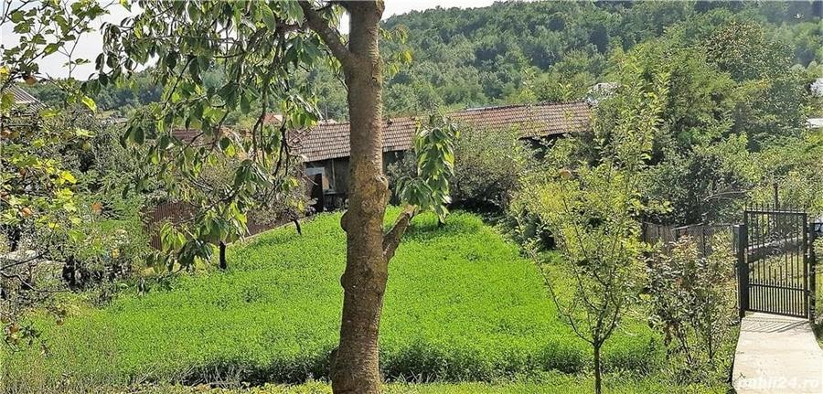 Casă cu 6 camere cu Teren 2000 Mp în Bătrâni