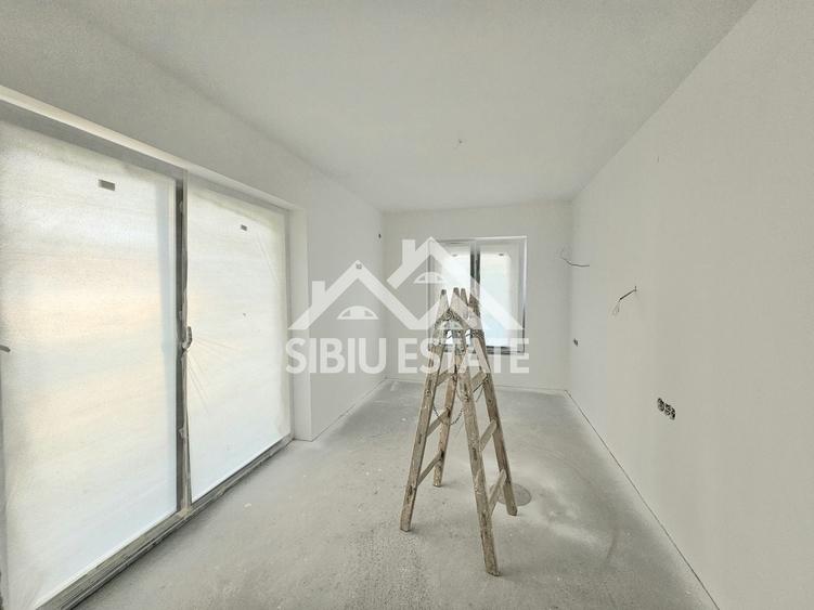 Duplex cu 4 camere cu Canalizare în Exterior Nord