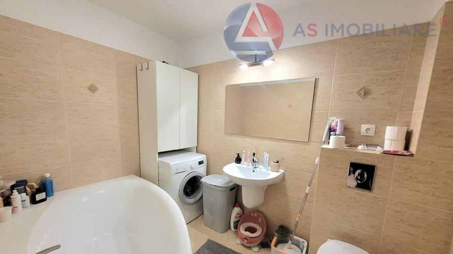 Apartament cu 2 camere decomandat în Tractorul
