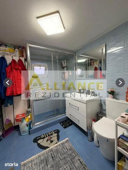 Casă cu 5 camere cu Teren 754 Mp în Glina