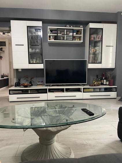 Apartament cu 3 camere decomandat, mobilat în Baicului